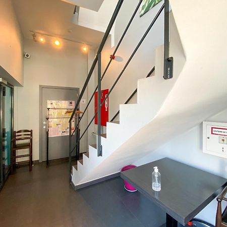 A Fleur De Couette Hotel Auvelais Bagian luar foto