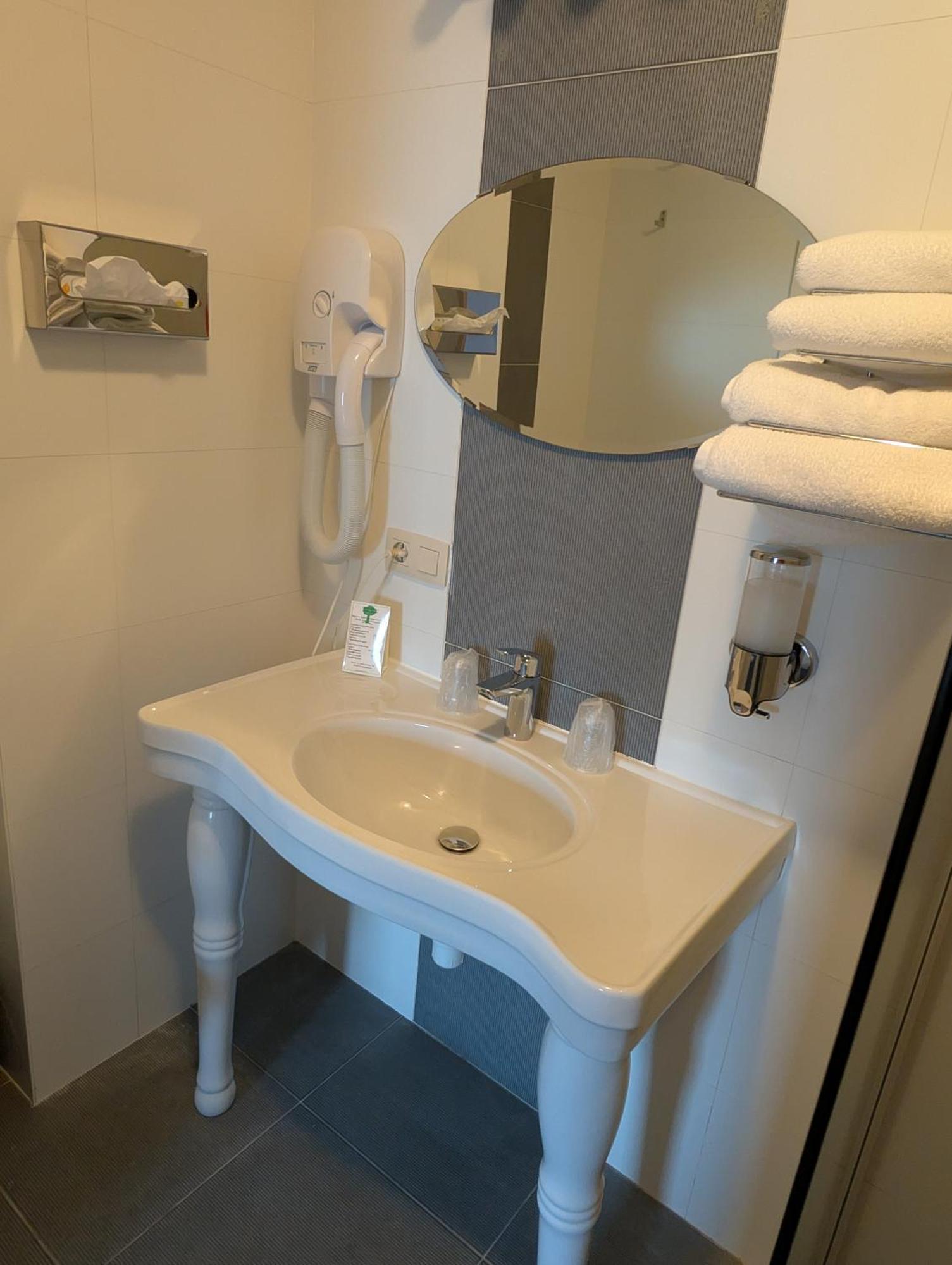 A Fleur De Couette Hotel Auvelais Bagian luar foto